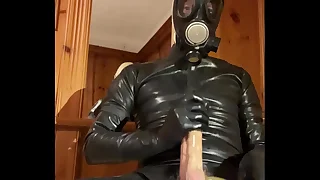 Cumshots in gasmask and total latex &lpar;and high heels red boots&rpar;